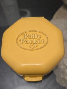 Vintage Bluebird 1990 Polly Pocket, Polly’s Hair Salon Compact & OG POLLY
